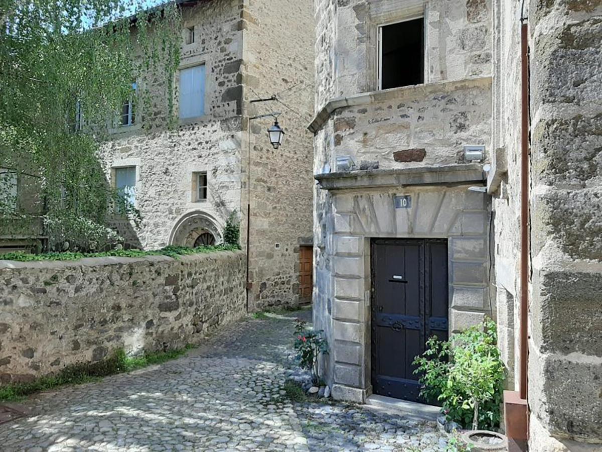Maison Au Loup - Superbe Ancien Hotel Particulier Du Xvie Siecle Au Coeur De La Vieille Ville Du Puy Le Puy-en-Velay Exterior foto