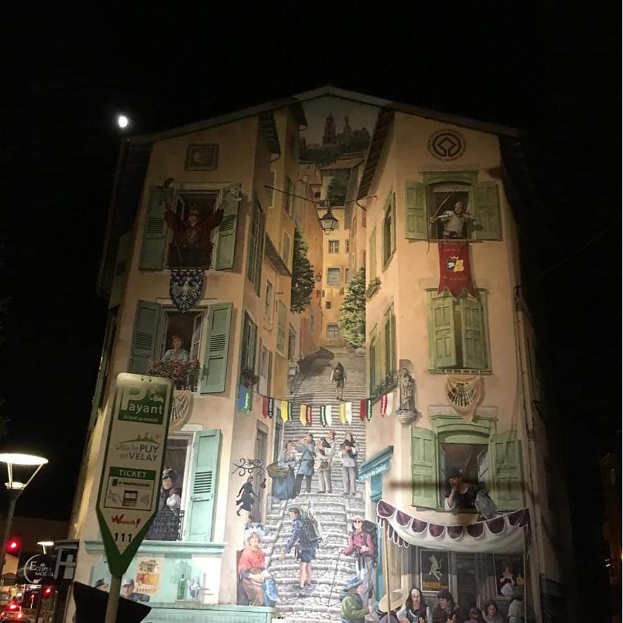 Maison Au Loup - Superbe Ancien Hotel Particulier Du Xvie Siecle Au Coeur De La Vieille Ville Du Puy Le Puy-en-Velay Exterior foto