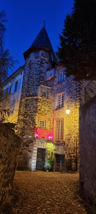 Maison Au Loup - Superbe Ancien Hotel Particulier Du Xvie Siecle Au Coeur De La Vieille Ville Du Puy Le Puy-en-Velay Exterior foto